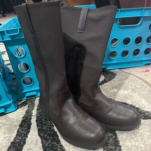 Zoe & Zac Brown Boots Size 6